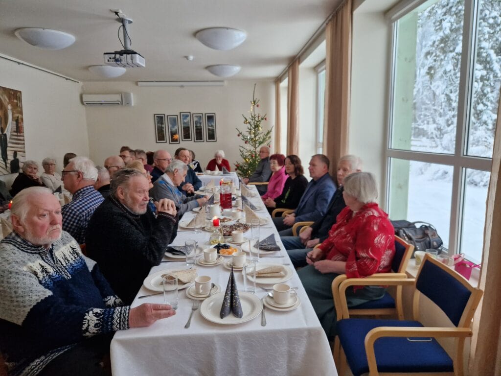 Tamsalu muuseumisõbrad, paesõbrad ja Rukkilill Laululinnu külalistemajas